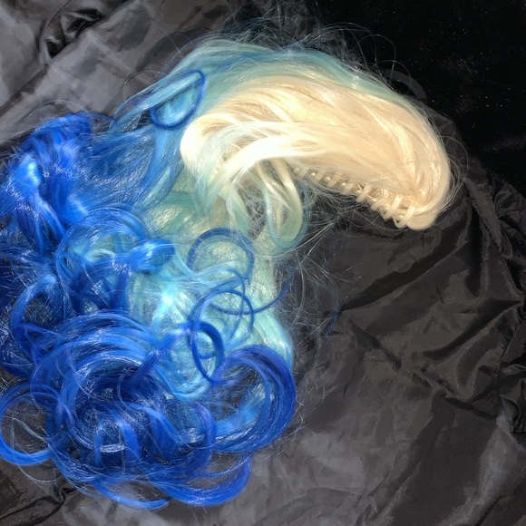 Hair extensions Bleach blonde blue claw clip on ponytail wig - Picture 2 of 8